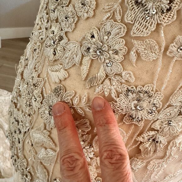 Isabelle Armstrong Joey Trumpet Wedding Gown size 4?  Beading Lace Deep V - Picture 16 of 16